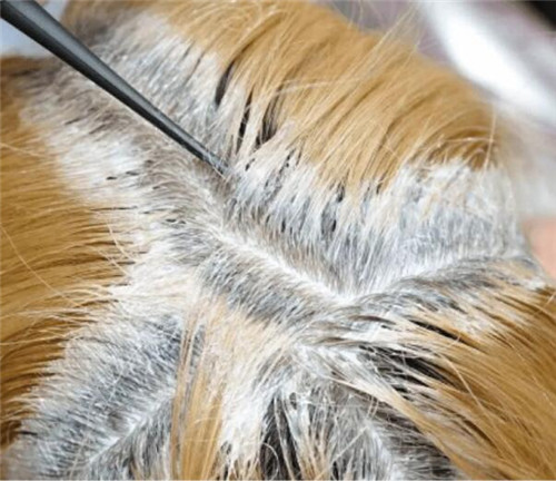 how to blend dark roots with blonde hair at home