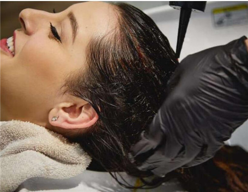 how to remove hair dye from skin