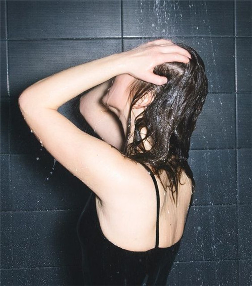wash hair