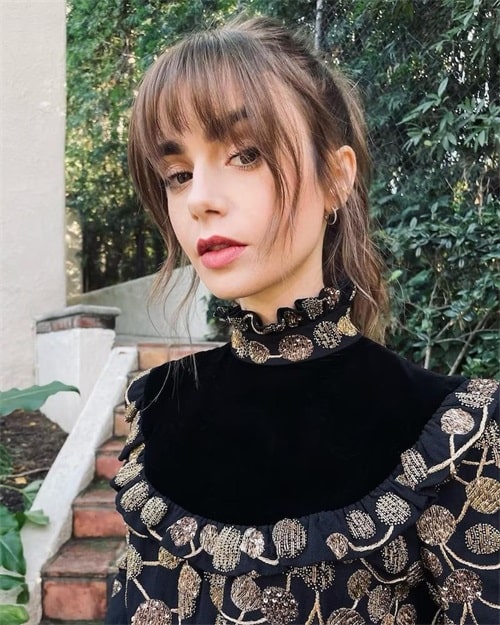 Decorate your bottleneck bangs