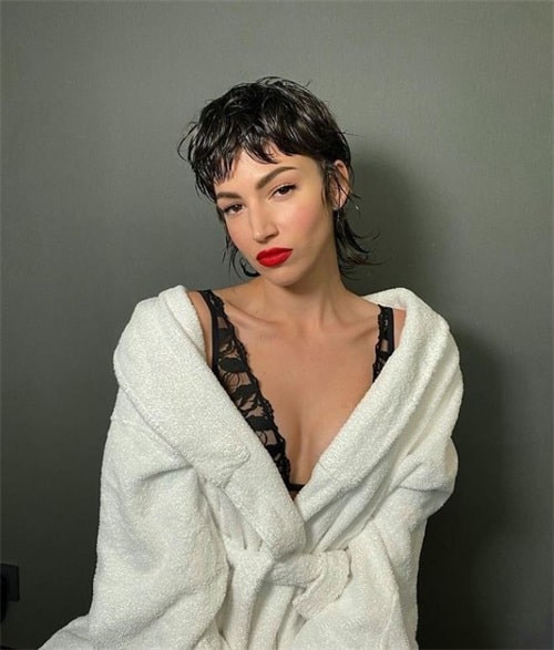 Mixie haircut looks best on most hair types and textures