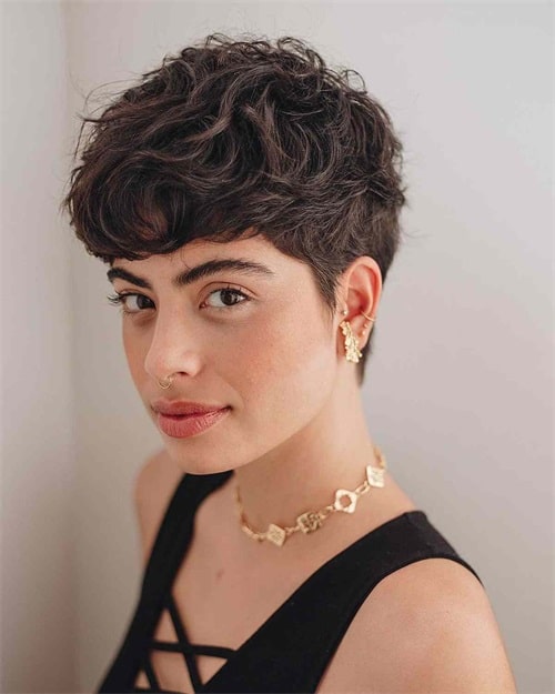 Mushroom cut androgynous hairstyle