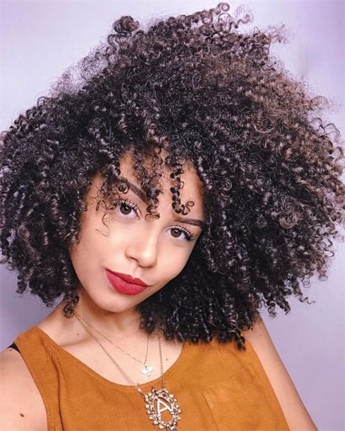 What are the benefits of coily hair?