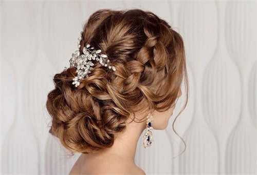 5 hottest Greek hairstyles for 2023
