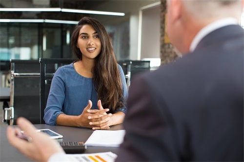 Why is appearance important at an interview？