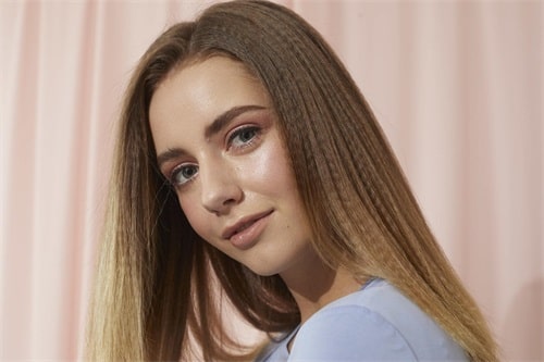 What is crimped hair?