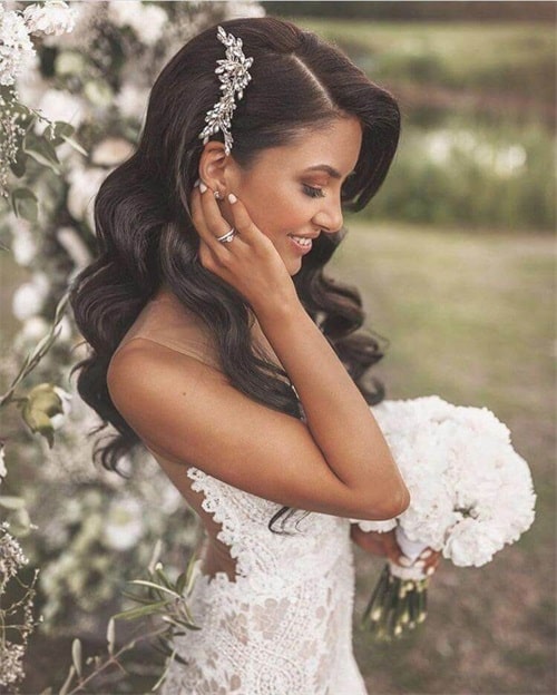 Complete your pin curls style