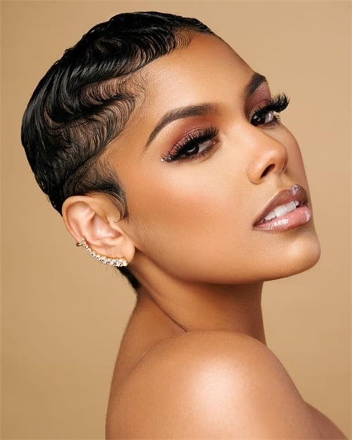 Tips for black women with round faces