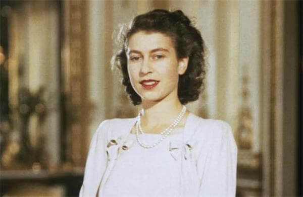 queen elizabeth2