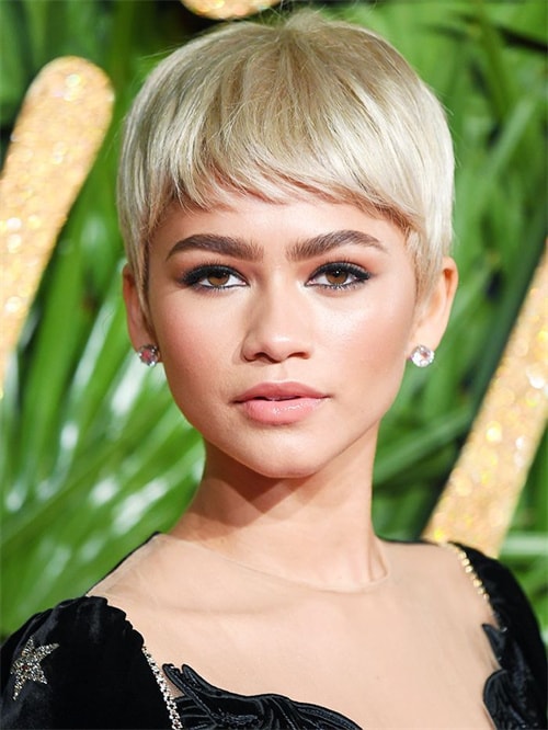 Zendaya Honey blonde hairstyle