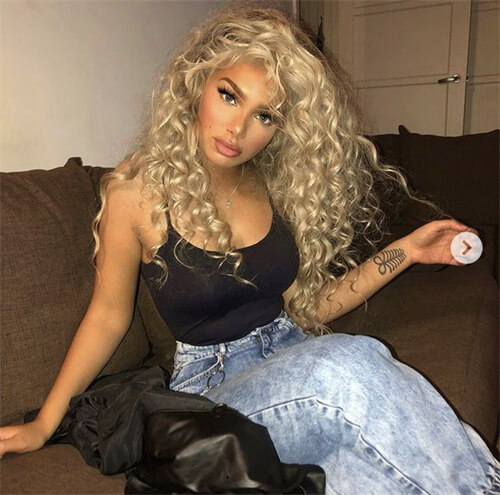 loose curly hair