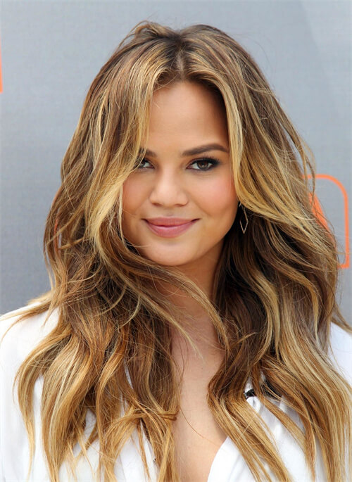 middle part hairstyle